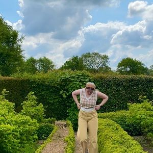 Meet your Posher, Mia